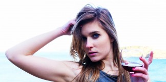 Do you want to be sexy? Drink a glass of wine!