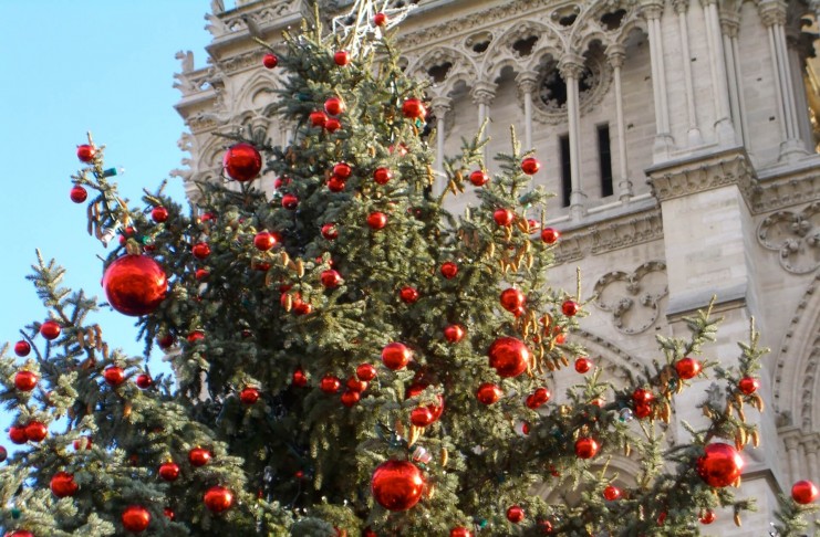 How is Christmas celebrated in France?