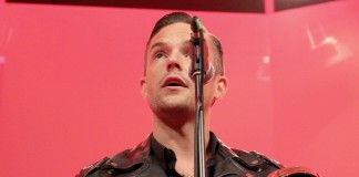 Brandon Flowers prohodil pár slov brandon flowers