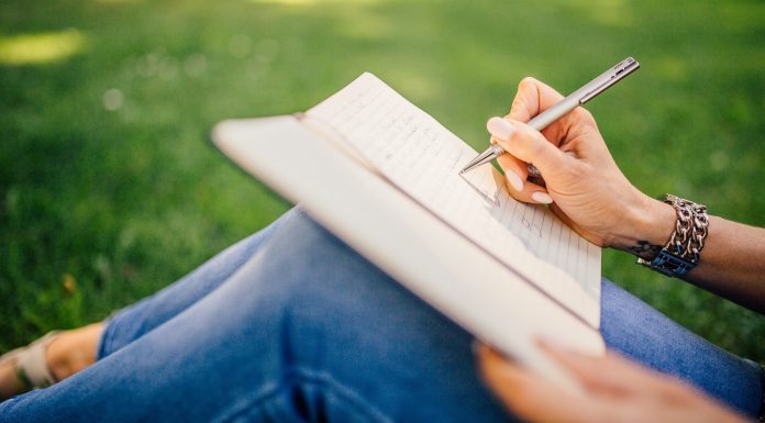 Jen mluvit nestačí, zapište si za uši