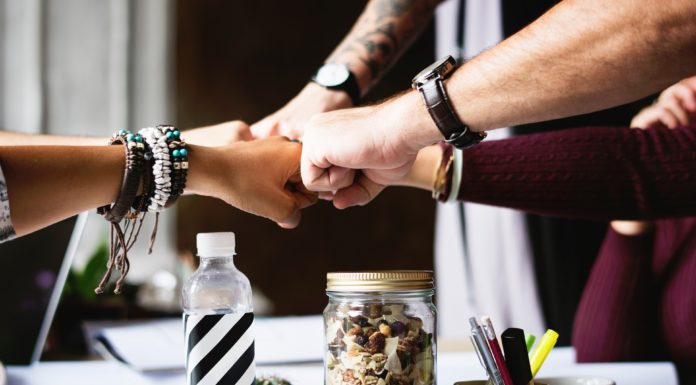 Spřátelte se s jazyky na Facebooku